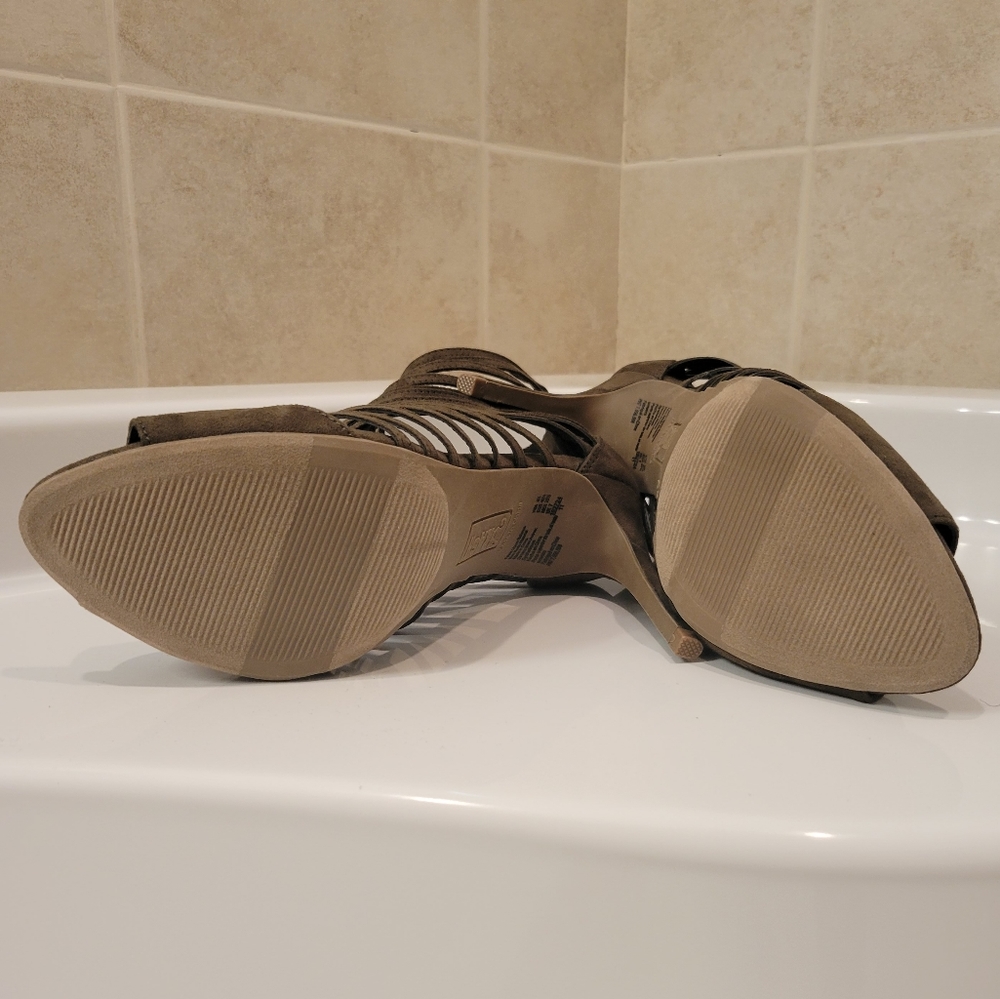 Brash olive green heels